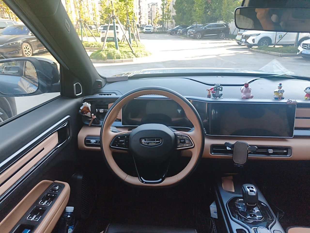 Geely Auto icon 2023 1.5TD Chocolate Luxe Edition — снимка 10