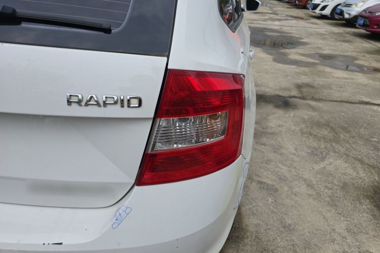 Used Skoda Rapid Spaceback 2016 Revised Version 1.6L Automatic Front-Drive Edition Exterior 3