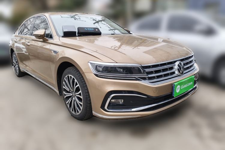 Used Volkswagen Phideon 2021 380TSI Luxury Edition Front Right 45 Deg