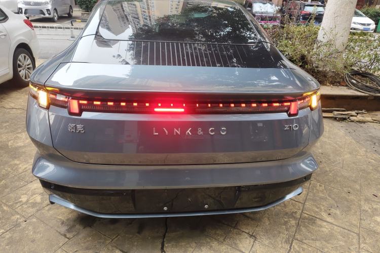 Used Lynk & Co Z10 2025 95 kWh 702 km All-Wheel Drive Intelligent Driving Ultra
