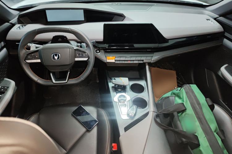 Used CHANGAN UNI-V 2022 1.5T Excellence Model Center Console