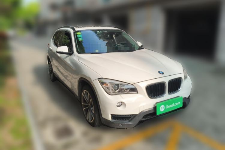 Used BMW X1 2013 sDrive18i Sport Design Package Front Right 45 Deg