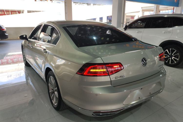 Used Volkswagen Magotan 2019 330TSI DSG Leading Edition China V Standard Rear Left 45 Deg