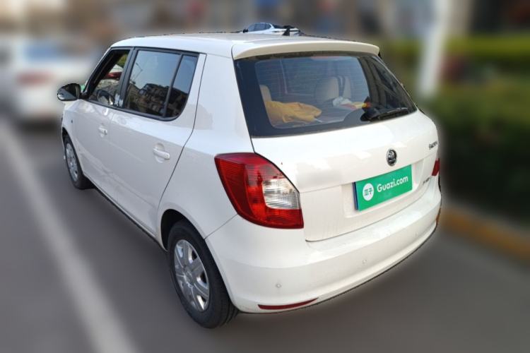 Used Skoda Fabia 2014 1.4L Automatic Crystal Edition Rear Left 45 Deg