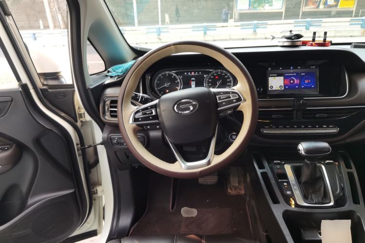 Used GAC Trumpchi M6 2019 270T Automatic Luxury Edition (7-seater) China V Standard Steering Wheel