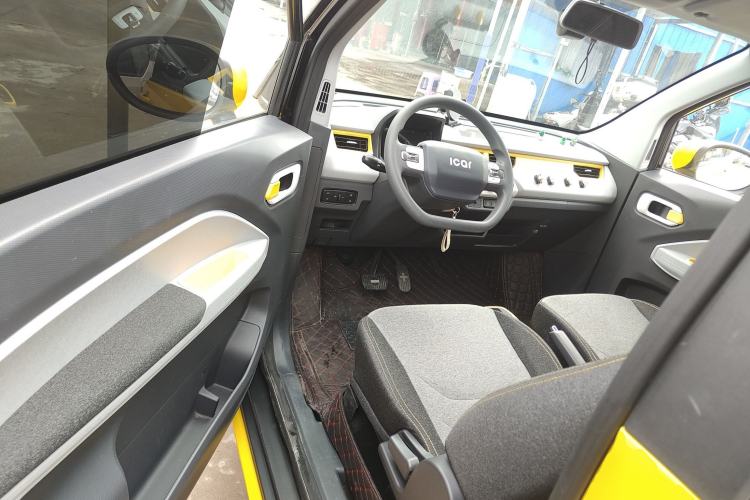 Used Chery QQ Ice Cream 2022 170km Sundae Phosphate Lithium-Ion Driver Seat