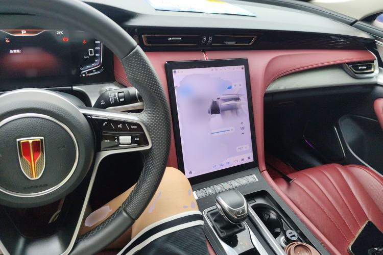 Used Hongqi H5 2023 2.0T Automatic Smart Connect Flagship Edition Center Console