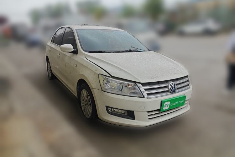 Used Volkswagen Santana 2013 1.6L Automatic Luxury Edition Front Right 45 Deg