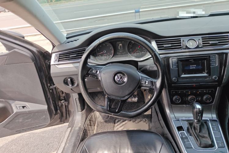 Used Volkswagen Passat 2016 330TSI DSG Luxury Edition Steering Wheel