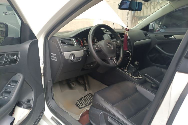 Used Volkswagen Sagitar 2014 Revised Version 1.4TSI Manual Luxury Edition Driver Seat