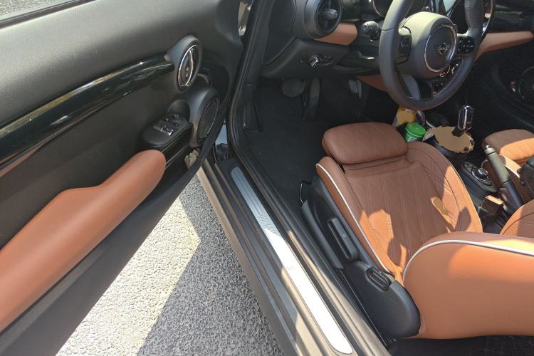 Used MINI MINI 2023 Updated 2.0T COOPER S Artist
