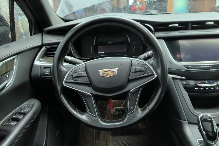 Used Cadillac XT5 2018 28E Four-Wheel Drive Tech Version