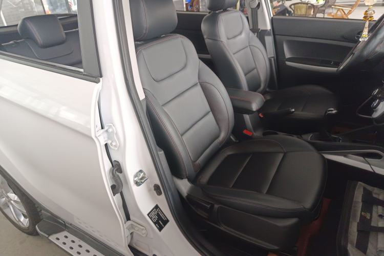 Used CHANGAN CS35 2016 1.6L Manual Luxury Model China IV Standard
