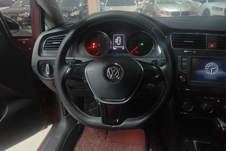 Used Volkswagen Golf 2017 1.6L Automatic Comfort Million-Vehicle Anniversary Edition Steering Wheel