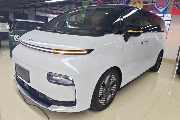 Used Geely Galaxy LEVC L380 2024 140-Degree 8-Seater Four-Wheel Drive Max