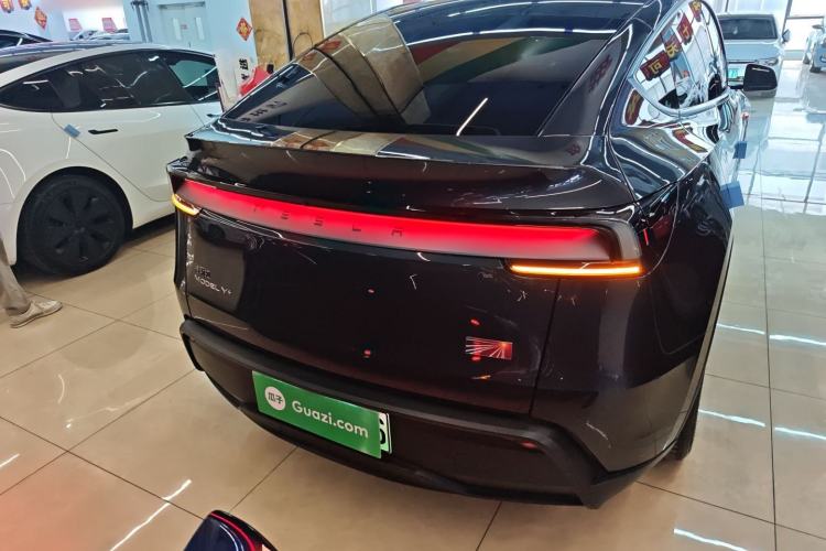 Used Tesla Model Y 2025 Long-Range All-Wheel Drive First Edition