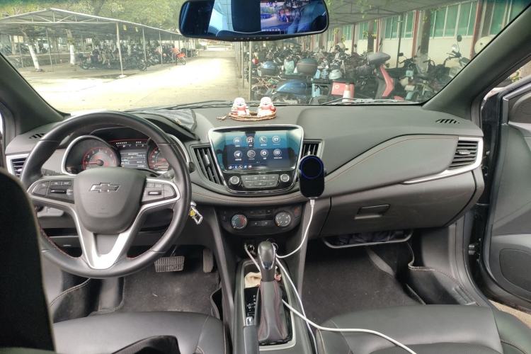 Used Chevrolet Monza 2020 Light Hybrid RS 330T Automatic Thrill Edition Center Console