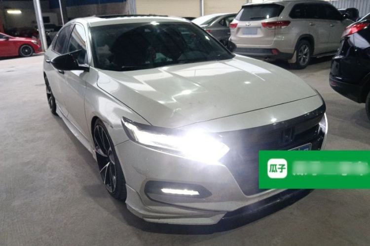 Used Honda Accord 2018 260TURBO Luxury Edition China V Emission Standard Front Right 45 Deg