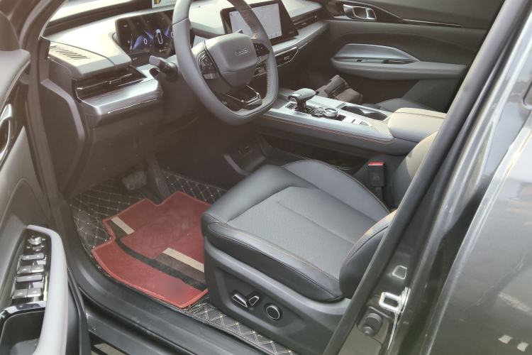 Used CHANGAN OSHAN Z6 2023 Blue Whale 1.5T DCT Smart-Led City Edition Interior 3