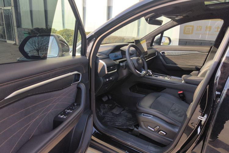 Used Geely Auto Haoyue L 2025 2.0T DCT Luxury Edition