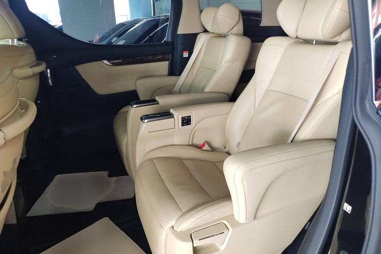 Used Toyota Alphard 2021 Dual-Engine 2.5L Luxury Edition