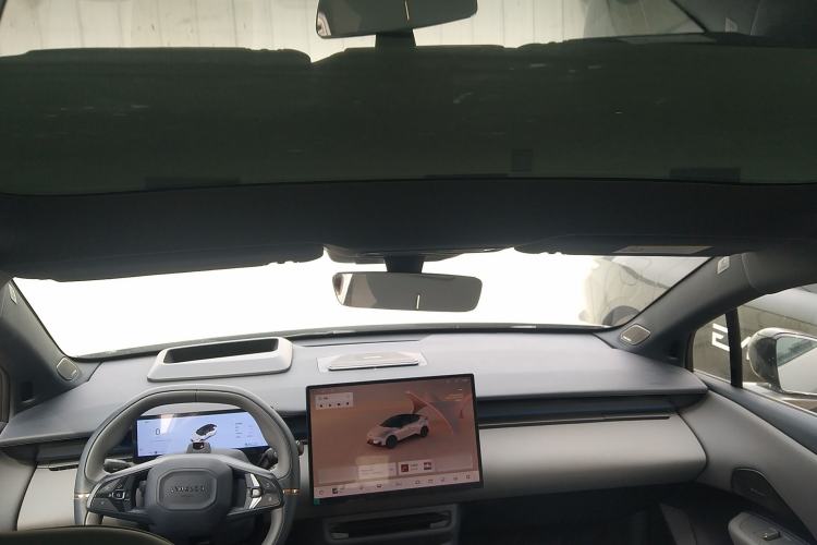 Used Lynk & Co Z20 2025 530 km Range Rear-Wheel Drive Max Headliner