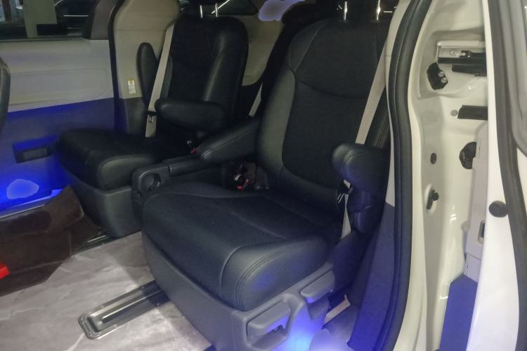 Used Toyota SIENNA 2024 2.5L Hybrid Comfort Edition
