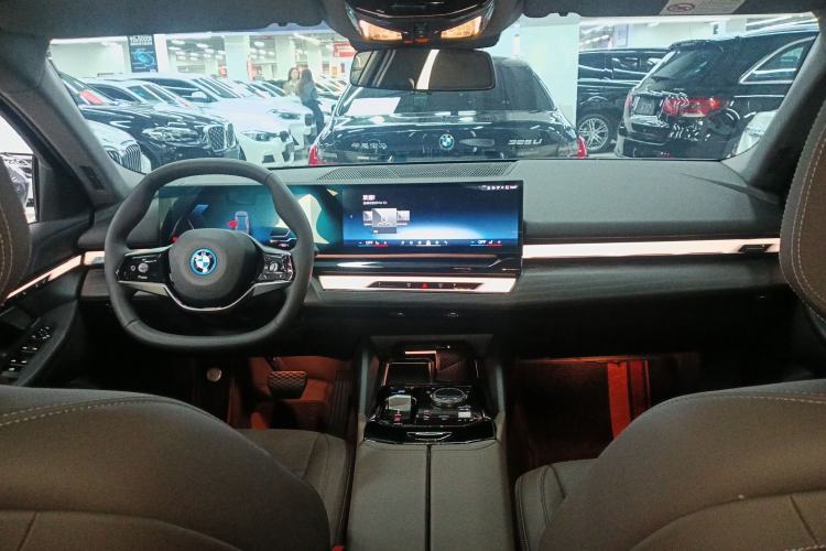 Used BMW i5 2024 eDrive 35L Luxury Package