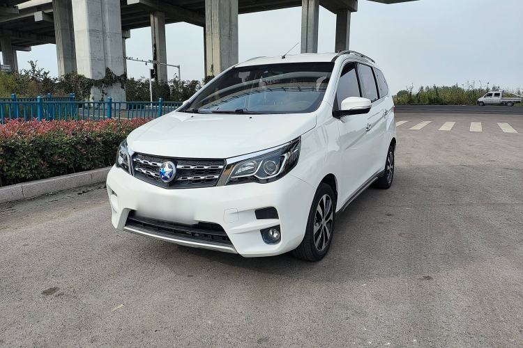 Used Venucia M50V 2017 1.6L XV CVT Deluxe Edition