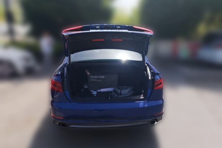 Used Audi A4L 2018 30th Anniversary Edition 40 TFSI Fashion Model
