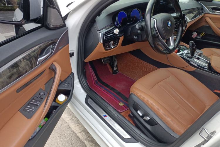 Used BMW 5 Series 2018 530Li Leading Model M Sport Package Driver Seat