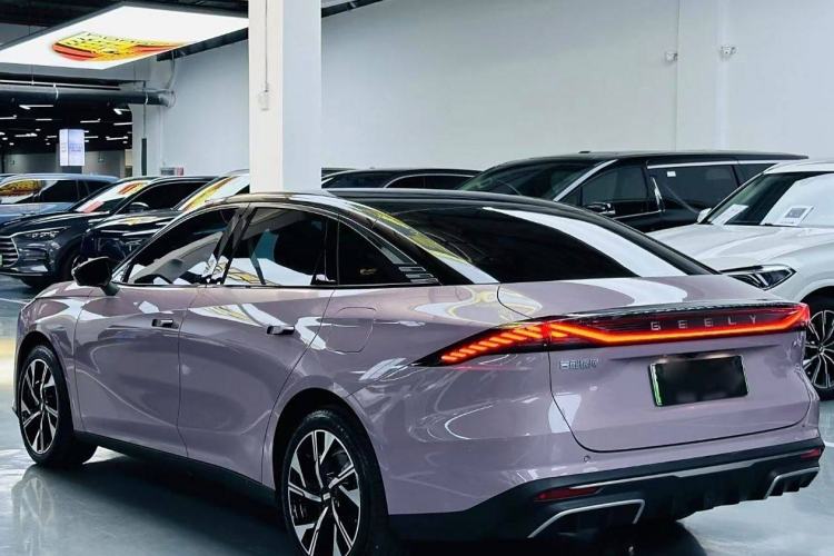 Used Geely Galaxy L6 2024 125km Creative Edition
