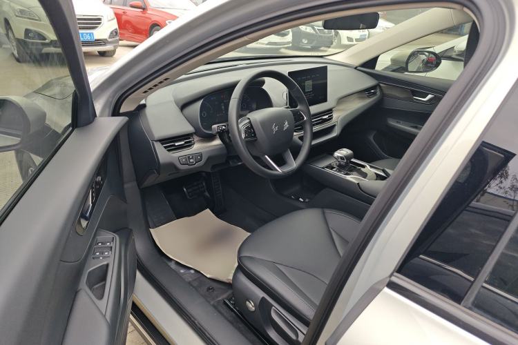 Used Hongqi E-QM5 2022 431 km Charge & Enjoy Edition