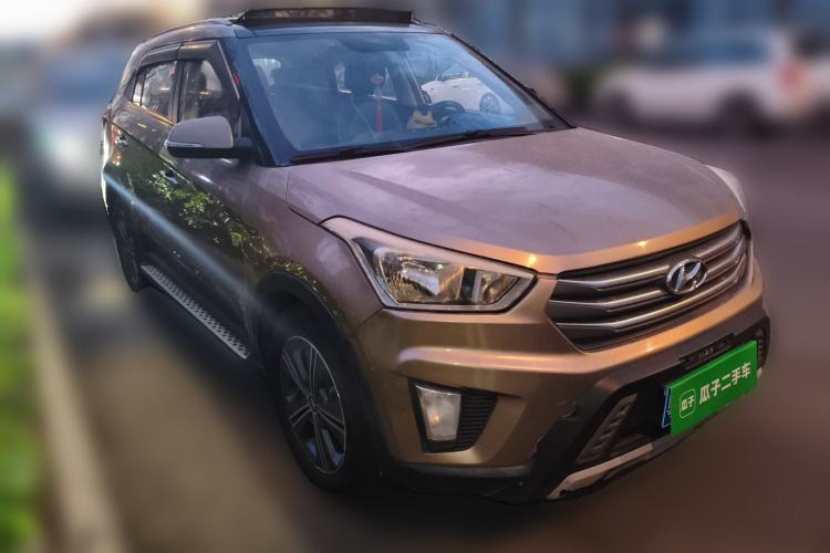 Used Hyundai ix25 2015 1.6L Automatic Two-Wheel Drive Smart GLS Trim Front Right 45 Deg