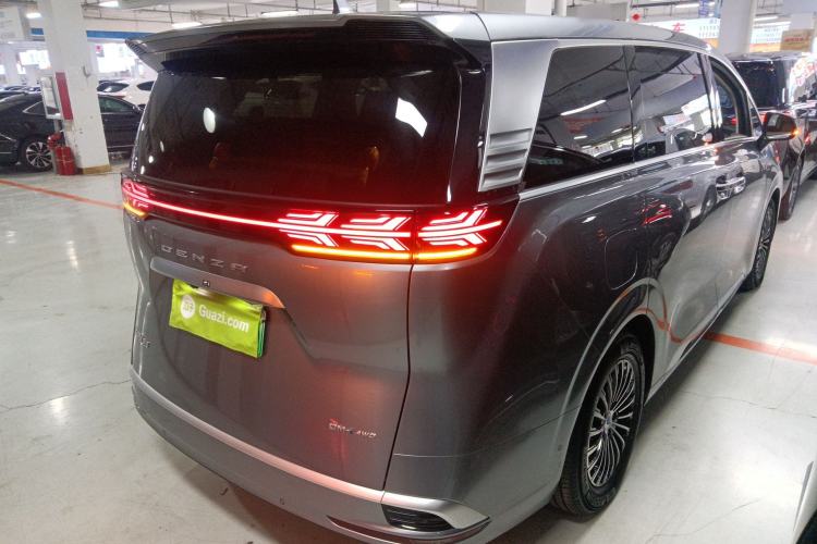 Used Denza D9 2022 DM-i 970 Four-Wheel Drive Flagship Model
