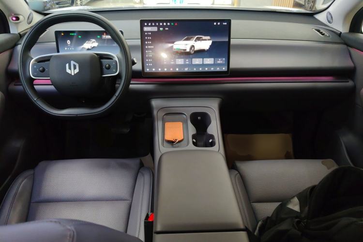 Used Leapmotor C16 2024 Range-Extended 200 Luxury Edition Center Console