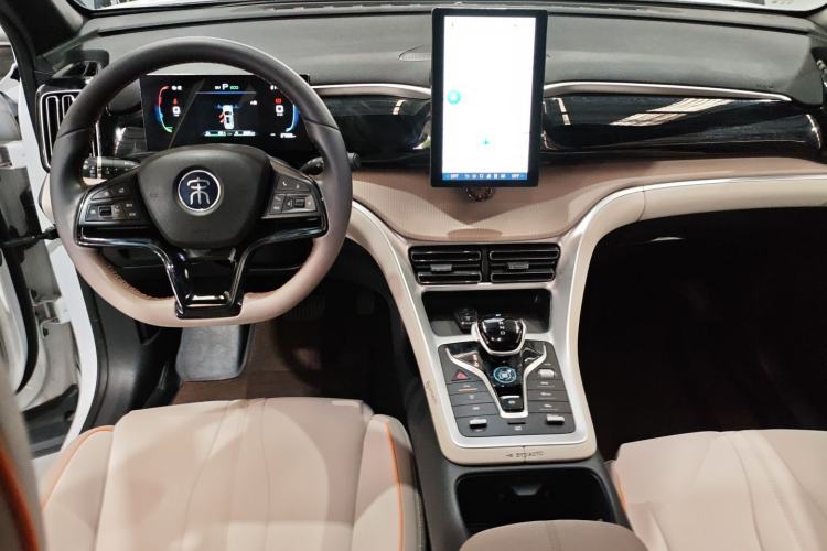 Used BYD Song Pro New Energy 2023 Champion Edition DM-i 71KM Leading Model Center Console