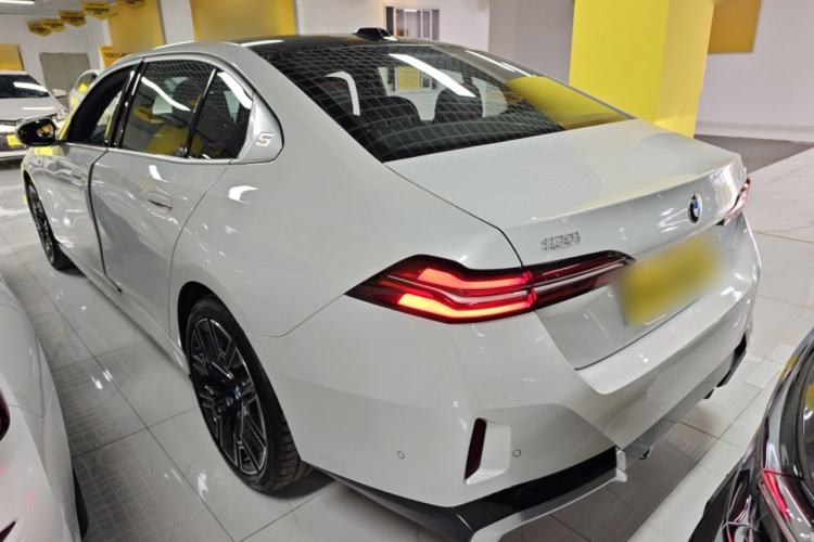 Used BMW 5 Series 2025 530Li Luxury Edition M Sport Package
