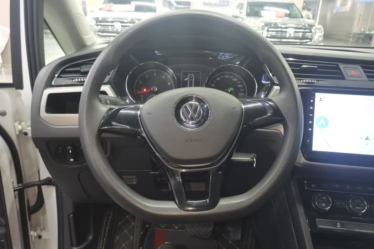 Used Volkswagen Touran 2016 Volkswagen Touran L 280TSI DSG Comfort Edition Steering Wheel