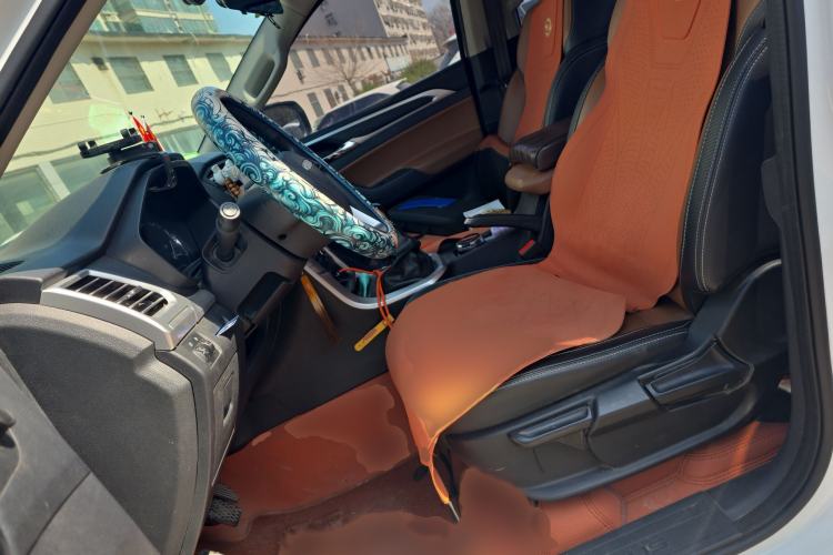 Used SAIC MAXUS T70 2021 2.0T Diesel Manual 4x4 Elite Edition with Long Bed and High Ground Clearance
