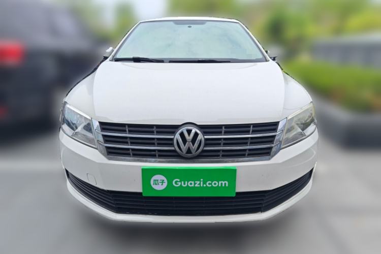 Used Volkswagen Gran Lavida 2013 1.6L Manual Fashion Model Front