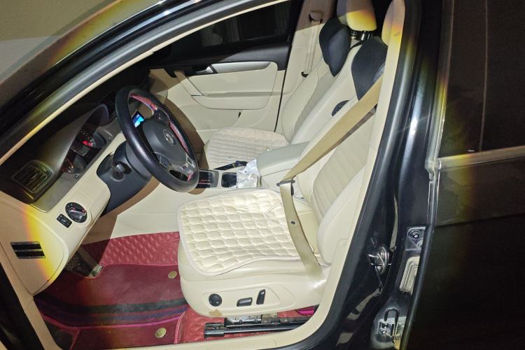 Used Volkswagen Magotan 2013 1.8TSI Premier Model Left Front Seat