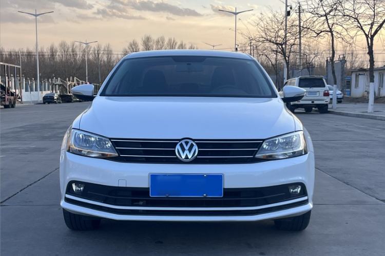 Used Volkswagen Sagitar 2015 1.6L Automatic Fashion Model
