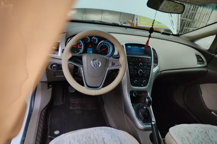 Used Buick GT 2010 GT 1.6L Manual Entry-Level Model Steering Wheel