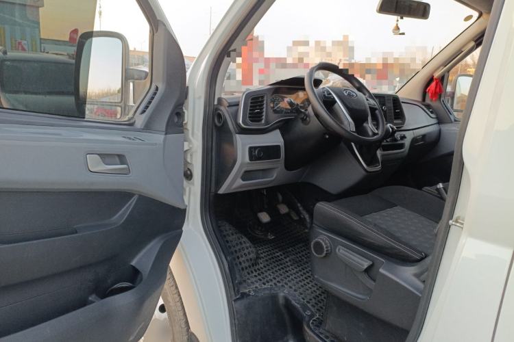 Used SAIC MAXUS Xintu V80 2023 2.0T Manual Classic Aoyuntong Long Wheelbase Mid-Height 6/7/8/9-Seater Driver Seat