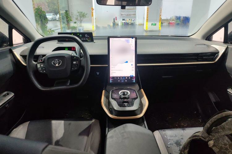 Used Toyota bZ3 2023 616 km Long-Range PRO Center Console