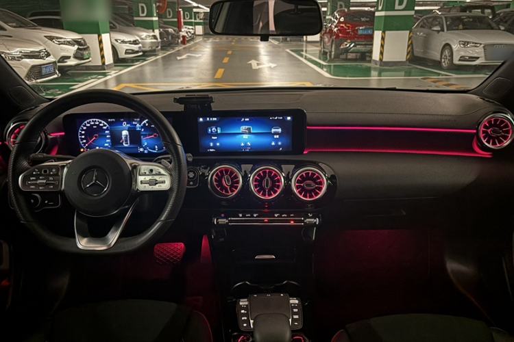 Used Mercedes-Benz A-Class 2022 Revised Version A 200 L Sport Sedan Fashionable Style Interior 1