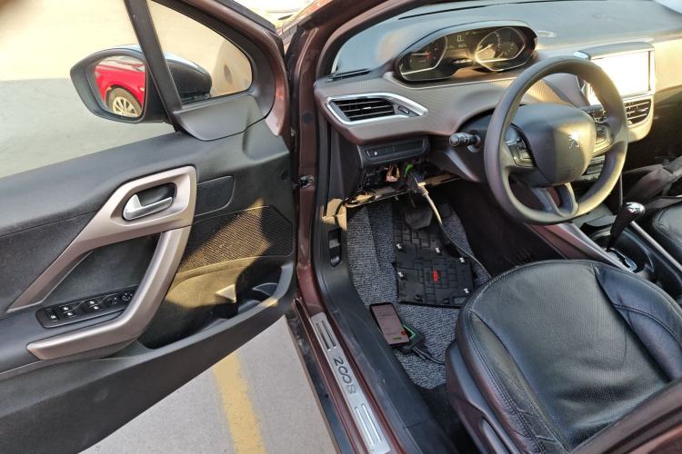 Used Peugeot 2008 2014 1.6L Automatic Fashion Edition
