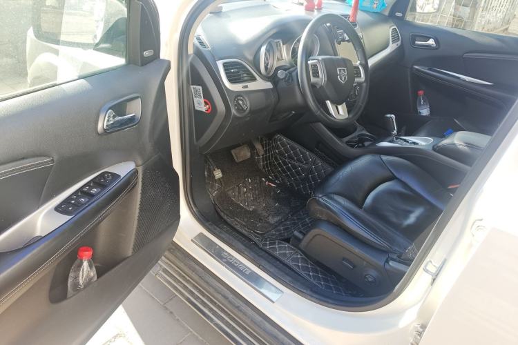 Used Dodge Journey 2013 2.4L Two-Wheel Drive Luxury Version