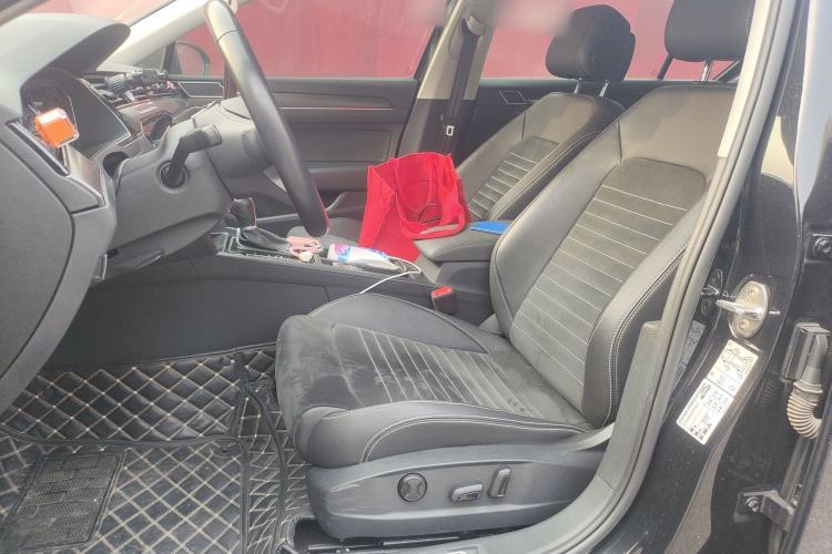 Used Volkswagen Magotan 2020 330TSI DSG Luxury Edition Left Front Seat